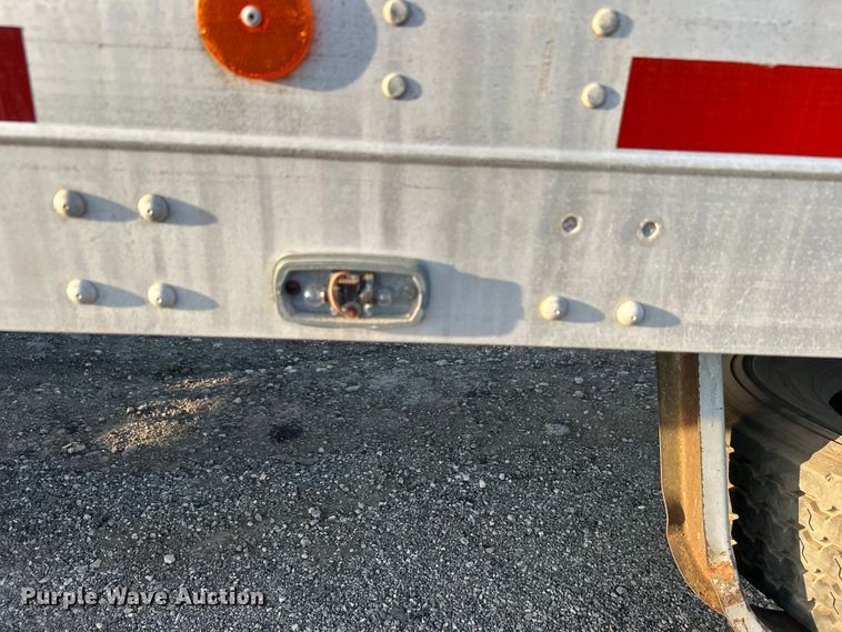 image for item EG0985 1982 Hobbs Trailers dry van trailer