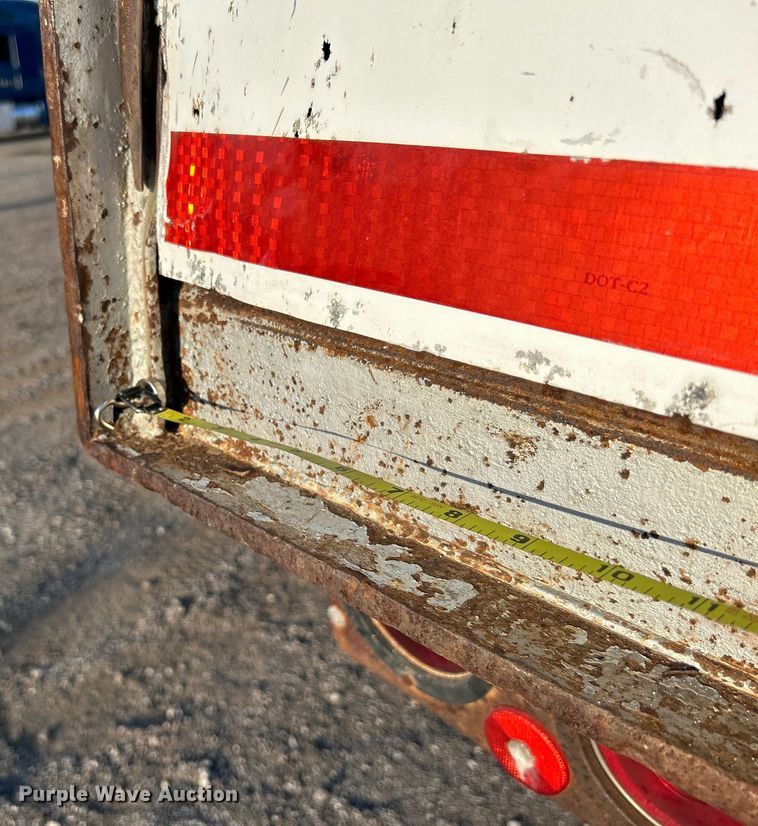 image for item EG0985 1982 Hobbs Trailers dry van trailer