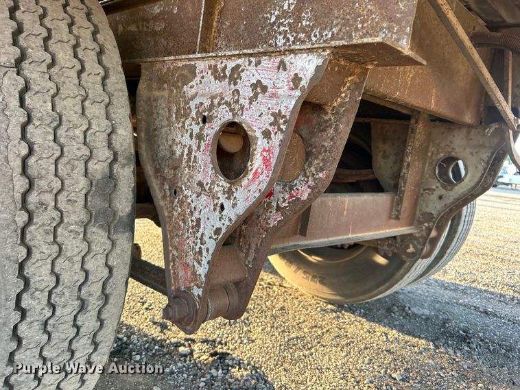 image for item EG0985 1982 Hobbs Trailers dry van trailer