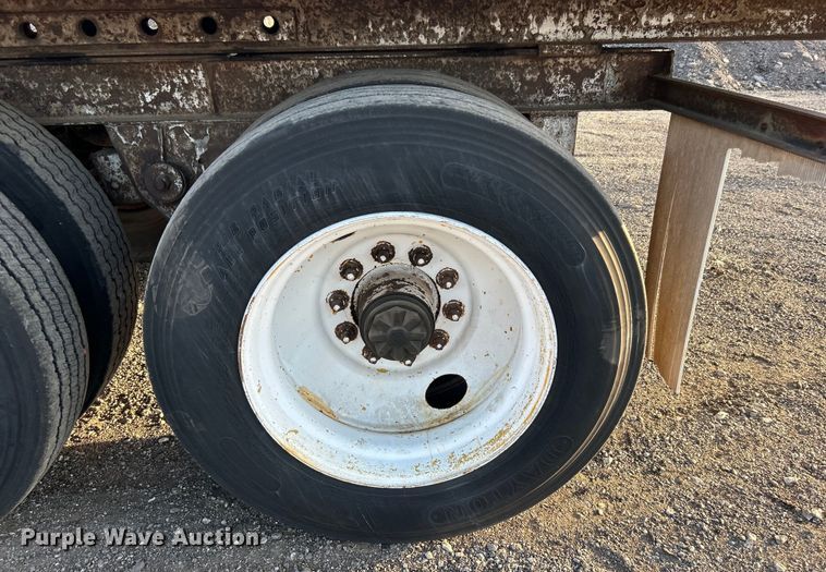 image for item EG0985 1982 Hobbs Trailers dry van trailer