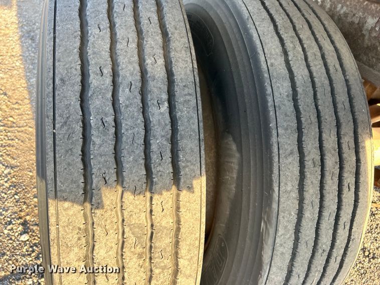 image for item EG0985 1982 Hobbs Trailers dry van trailer