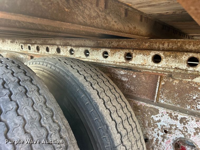 image for item EG0985 1982 Hobbs Trailers dry van trailer