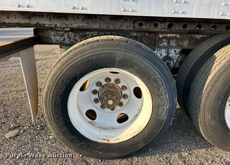 image for item EG0985 1982 Hobbs Trailers dry van trailer