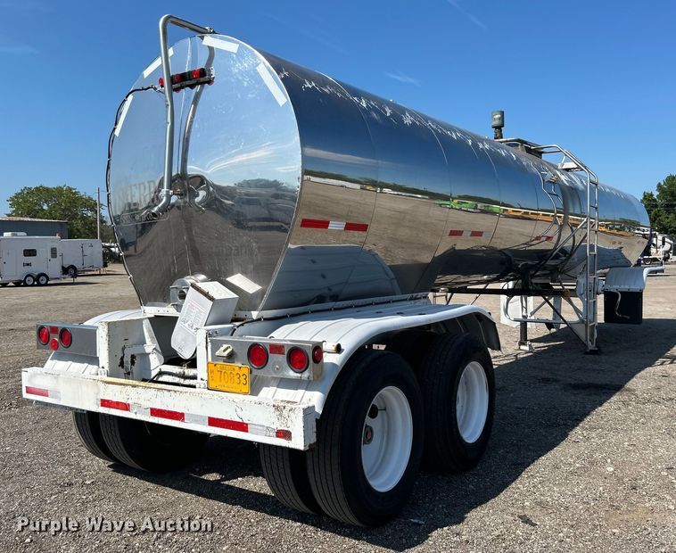 image for item EG0991 1987 Polar SRJ3 tank trailer