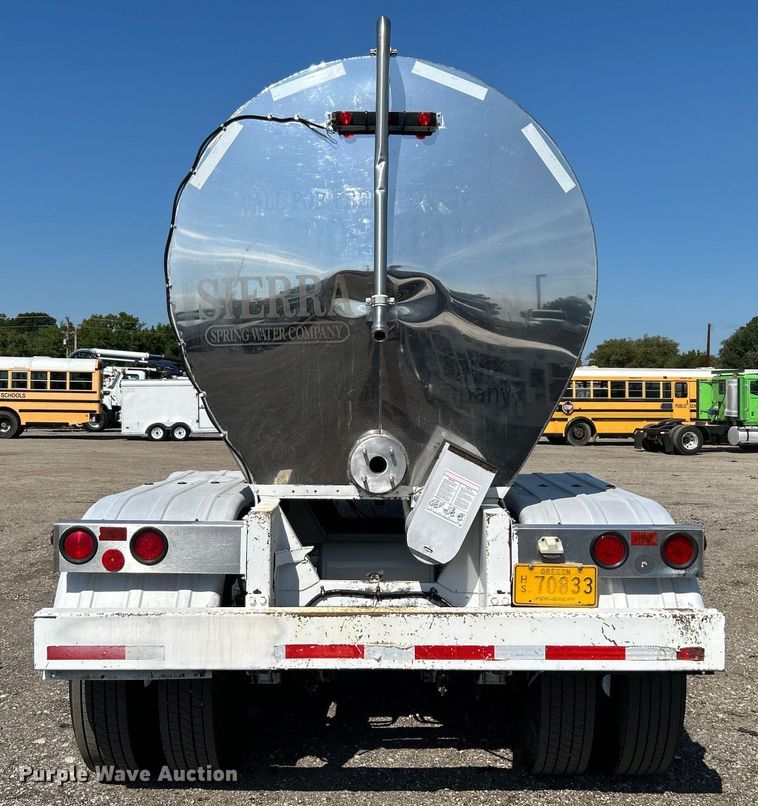 image for item EG0991 1987 Polar SRJ3 tank trailer