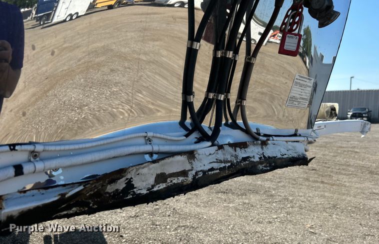 image for item EG0991 1987 Polar SRJ3 tank trailer