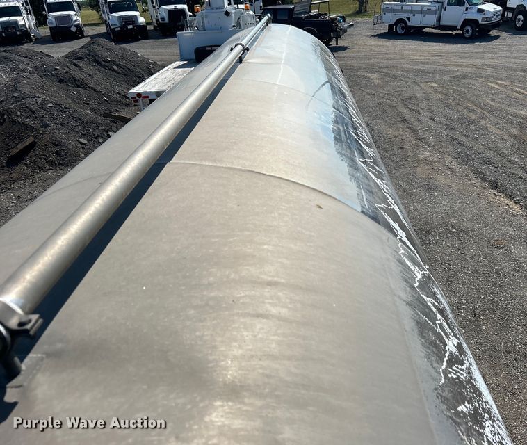 image for item EG0991 1987 Polar SRJ3 tank trailer