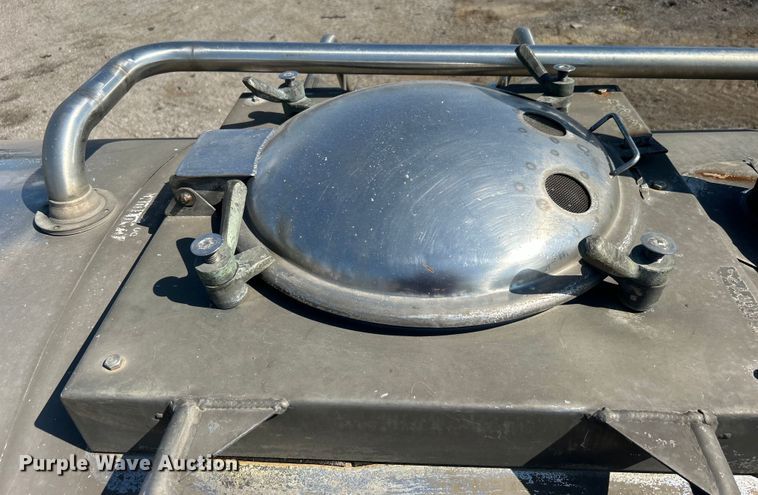 image for item EG0991 1987 Polar SRJ3 tank trailer