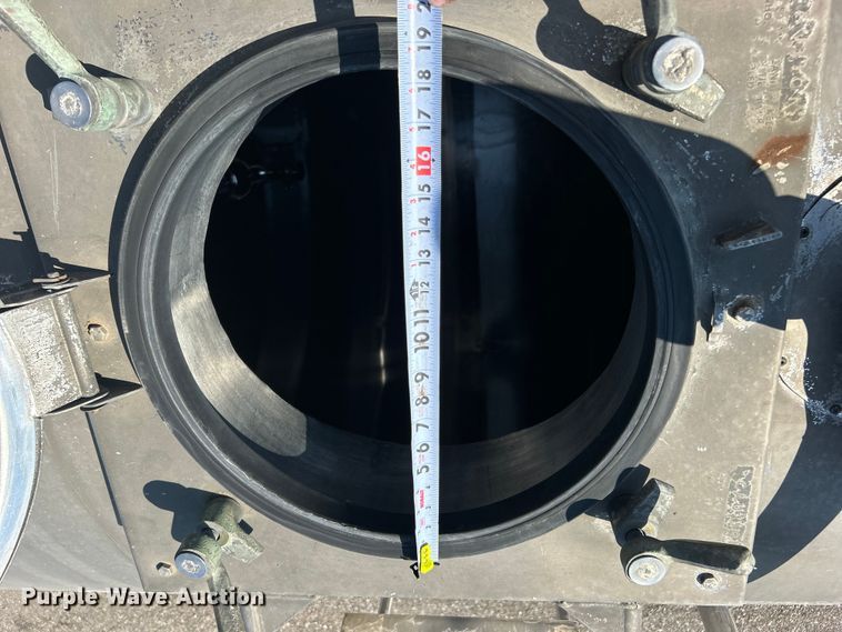 image for item EG0991 1987 Polar SRJ3 tank trailer