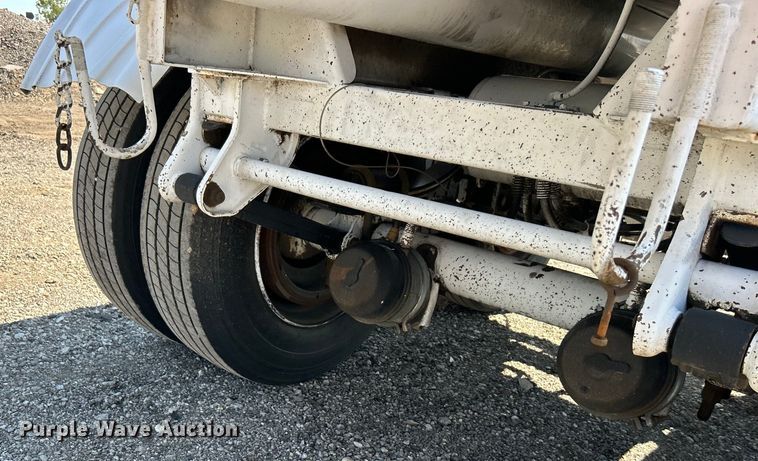 image for item EG0991 1987 Polar SRJ3 tank trailer