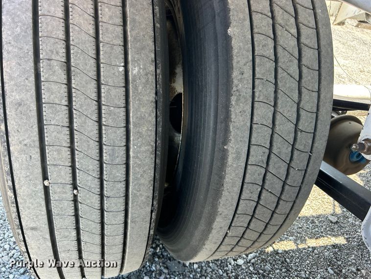 image for item EG0991 1987 Polar SRJ3 tank trailer