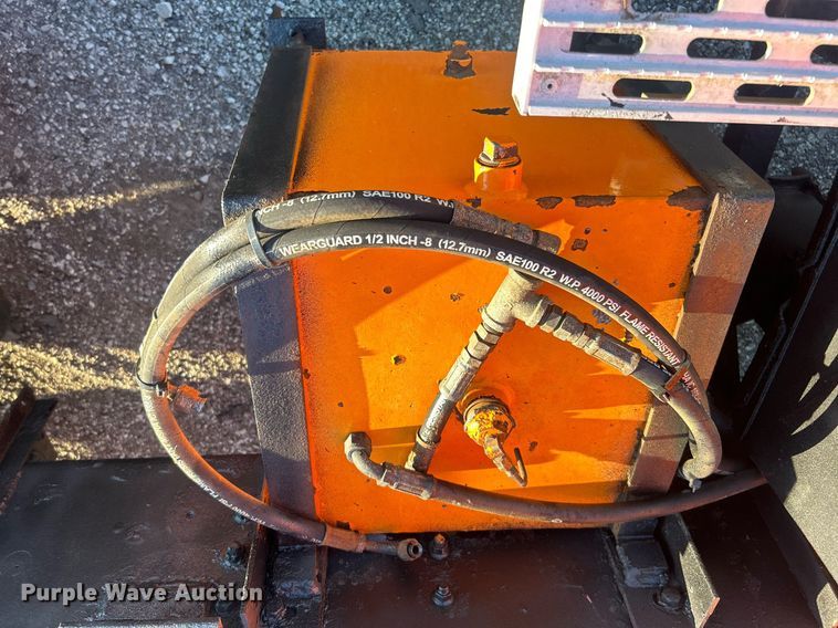 image for item EG1016 1996 International  Paystar 5000 truck cab and chassis