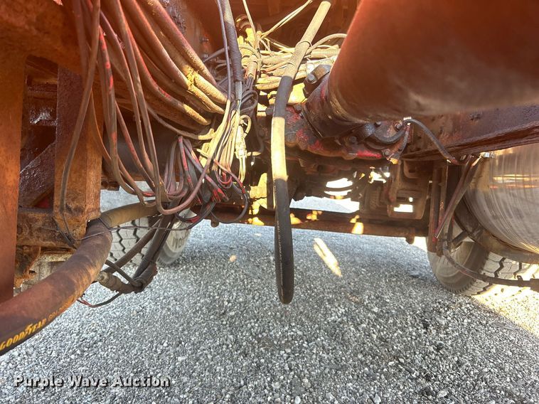 image for item EG1016 1996 International  Paystar 5000 truck cab and chassis