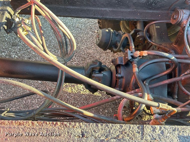 image for item EG1016 1996 International  Paystar 5000 truck cab and chassis