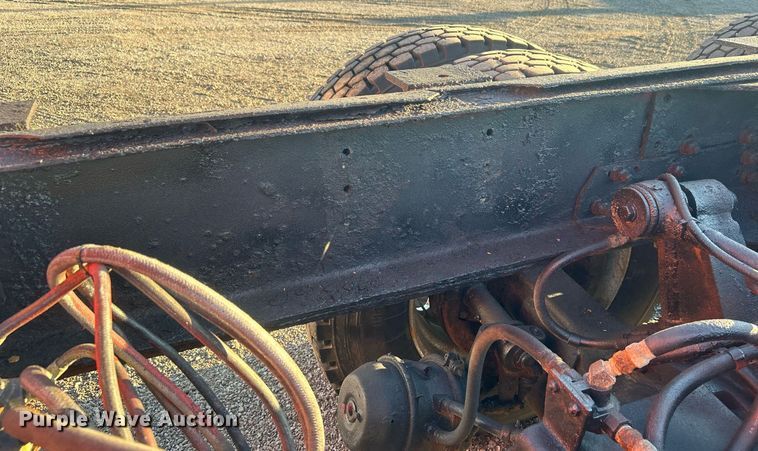 image for item EG1016 1996 International  Paystar 5000 truck cab and chassis