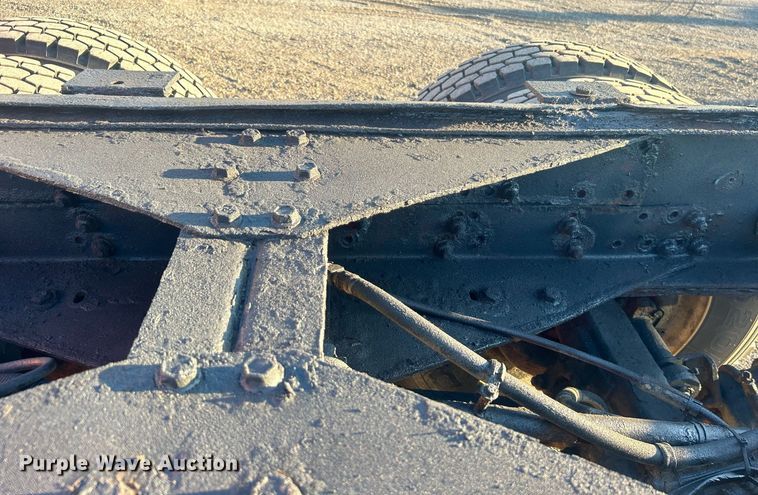 image for item EG1016 1996 International  Paystar 5000 truck cab and chassis