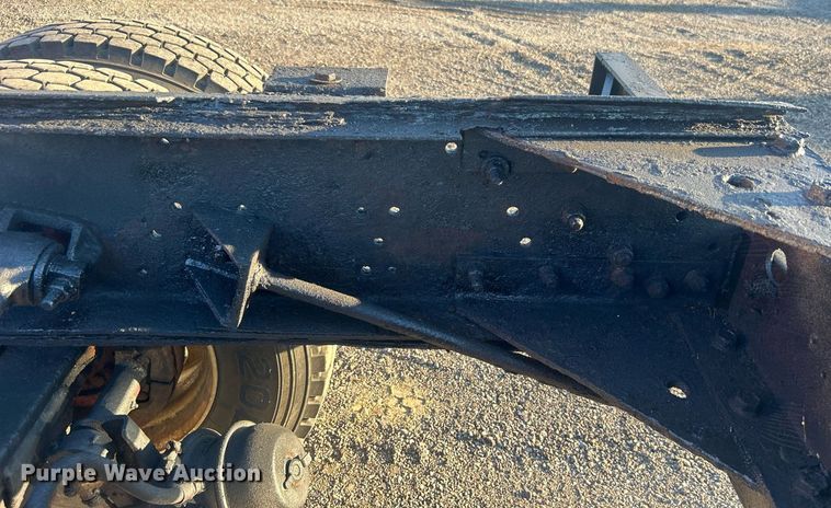 image for item EG1016 1996 International  Paystar 5000 truck cab and chassis