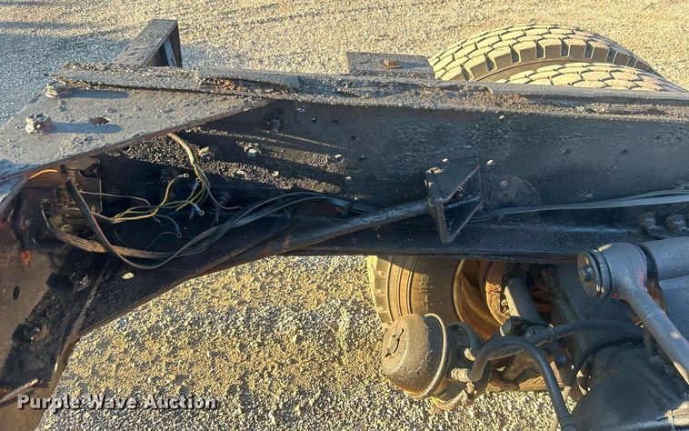 image for item EG1016 1996 International  Paystar 5000 truck cab and chassis