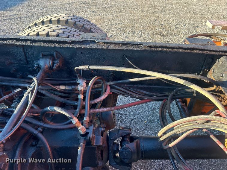 image for item EG1016 1996 International  Paystar 5000 truck cab and chassis