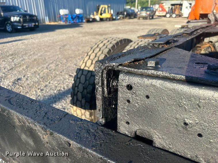 image for item EG1016 1996 International  Paystar 5000 truck cab and chassis