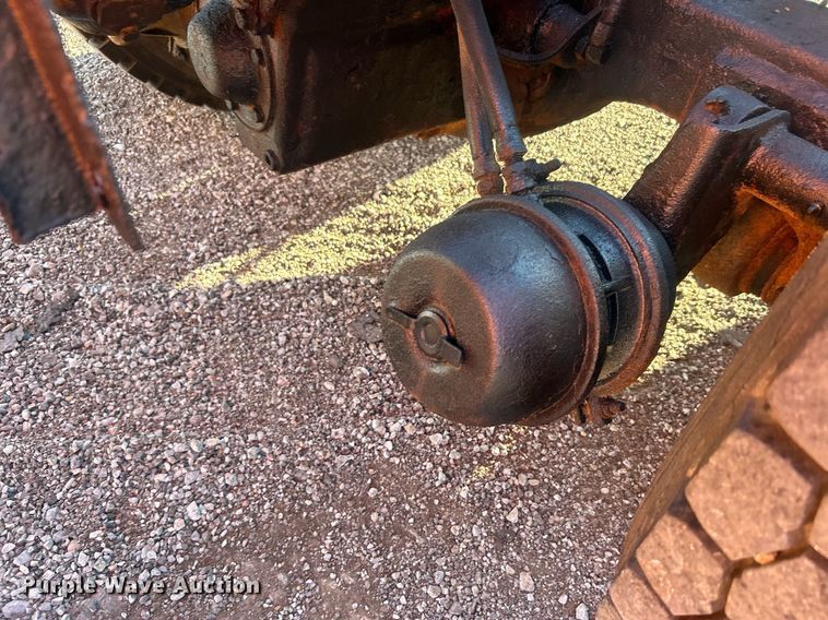 image for item EG1016 1996 International  Paystar 5000 truck cab and chassis