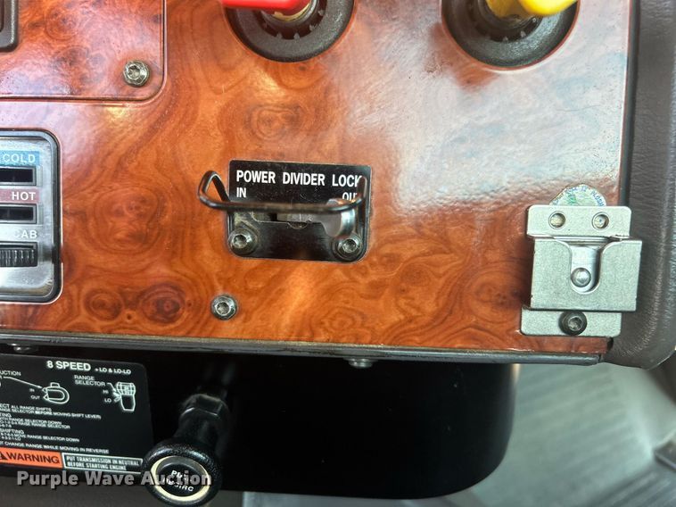 image for item EG1016 1996 International  Paystar 5000 truck cab and chassis