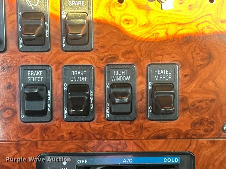 image for item EG1016 1996 International  Paystar 5000 truck cab and chassis