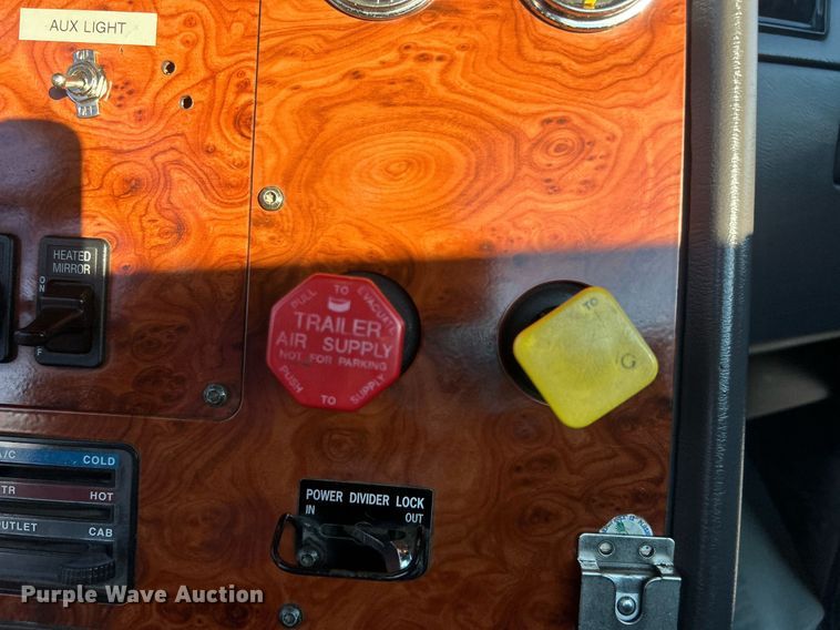 image for item EG1016 1996 International  Paystar 5000 truck cab and chassis