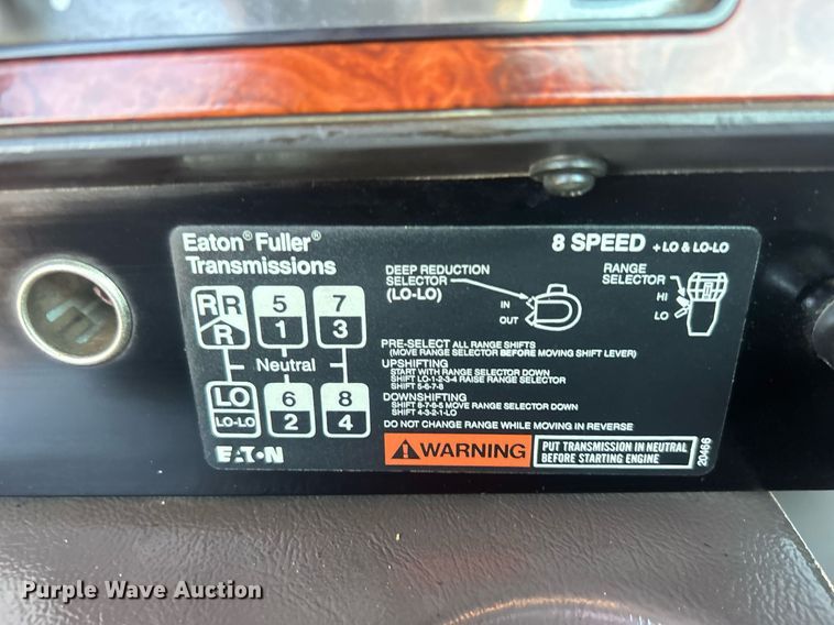 image for item EG1016 1996 International  Paystar 5000 truck cab and chassis