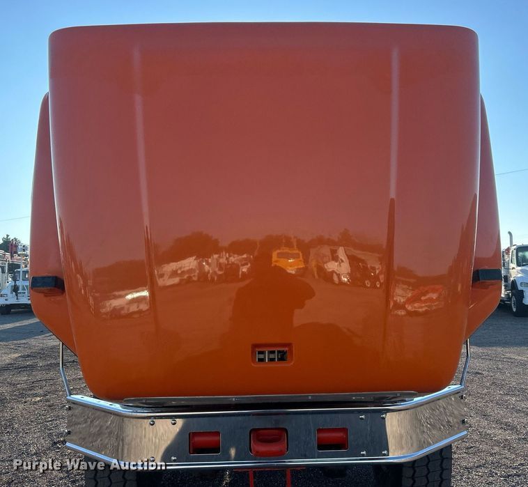 image for item EG1016 1996 International  Paystar 5000 truck cab and chassis