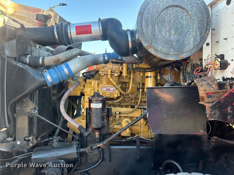 image for item EG1016 1996 International  Paystar 5000 truck cab and chassis