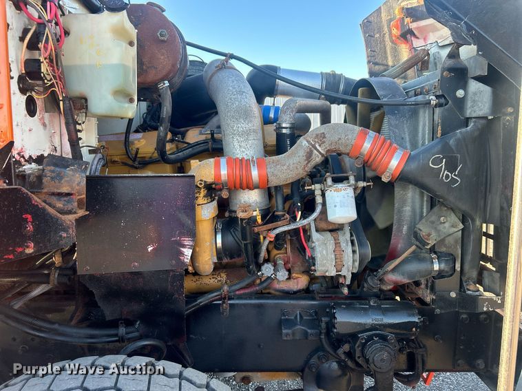 image for item EG1016 1996 International  Paystar 5000 truck cab and chassis