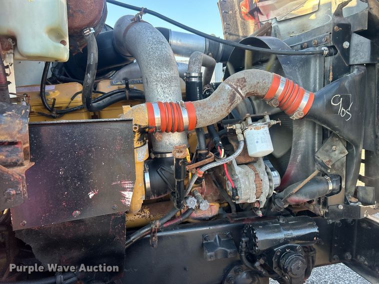 image for item EG1016 1996 International  Paystar 5000 truck cab and chassis