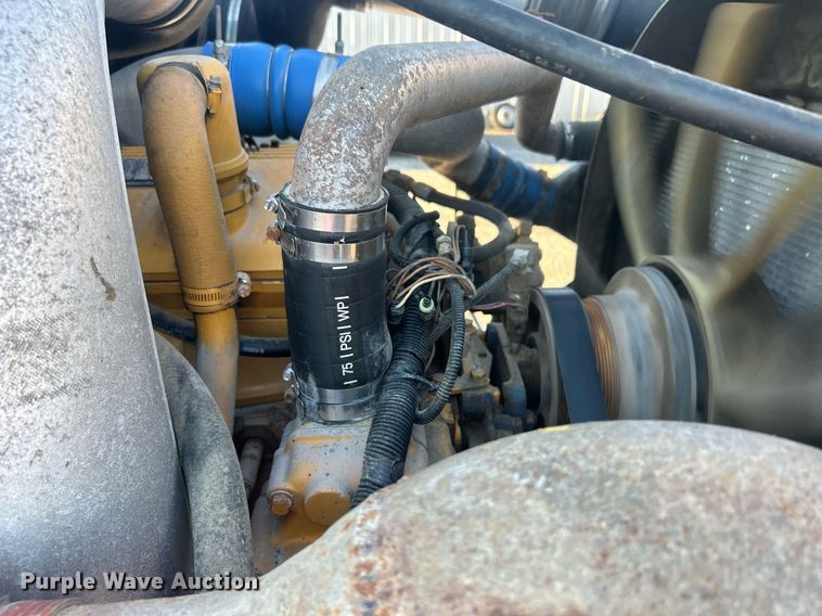 image for item EG1016 1996 International  Paystar 5000 truck cab and chassis