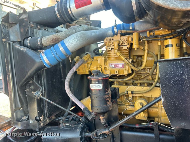 image for item EG1016 1996 International  Paystar 5000 truck cab and chassis