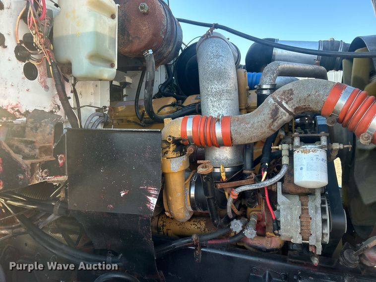 image for item EG1016 1996 International  Paystar 5000 truck cab and chassis