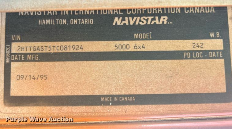image for item EG1016 1996 International  Paystar 5000 truck cab and chassis