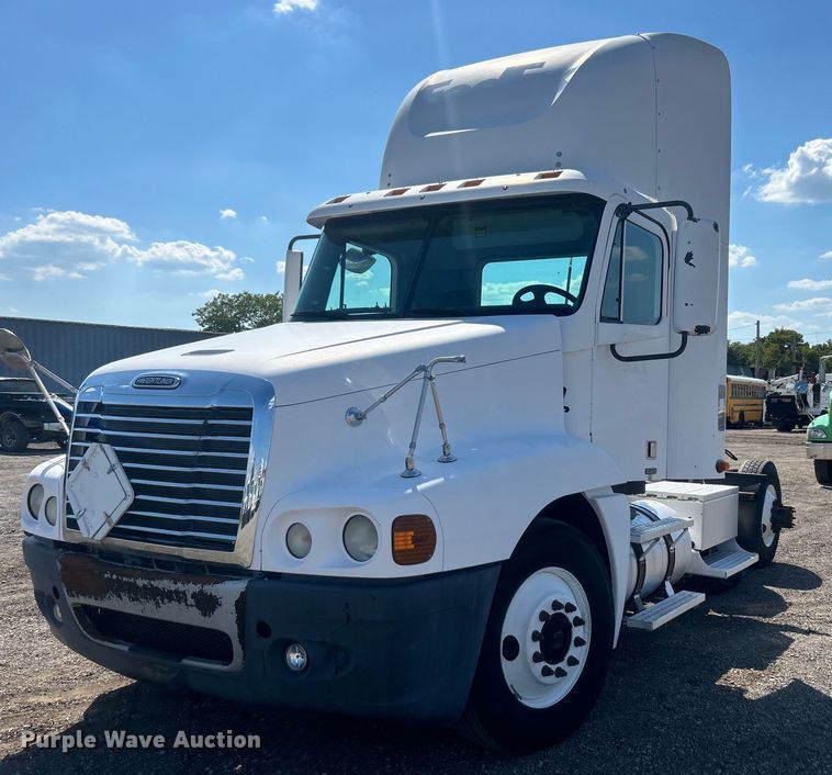 image for item EG1028 2009 Freightliner  Century Class semi truck