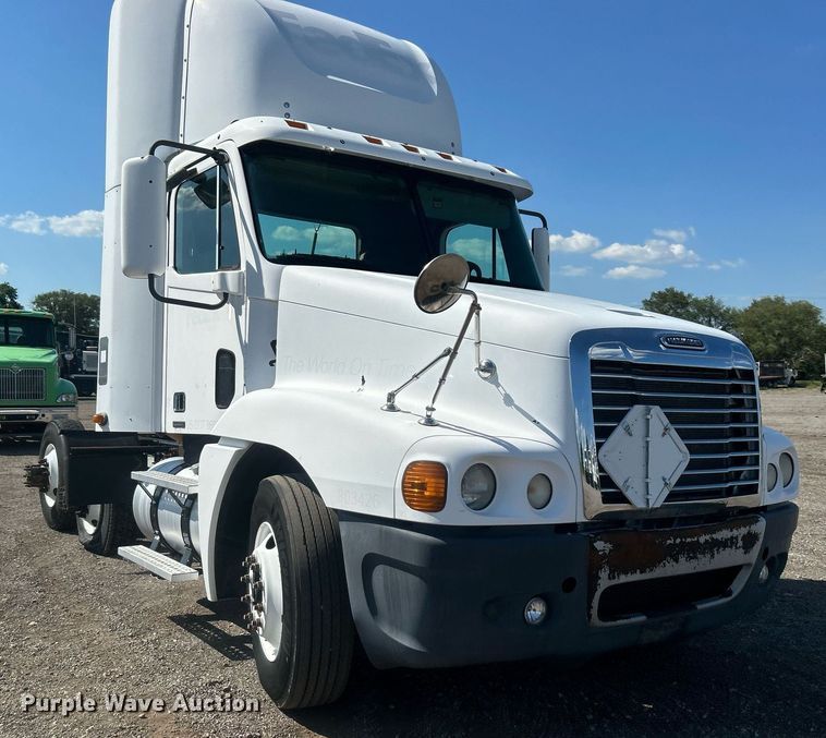 image for item EG1028 2009 Freightliner  Century Class semi truck