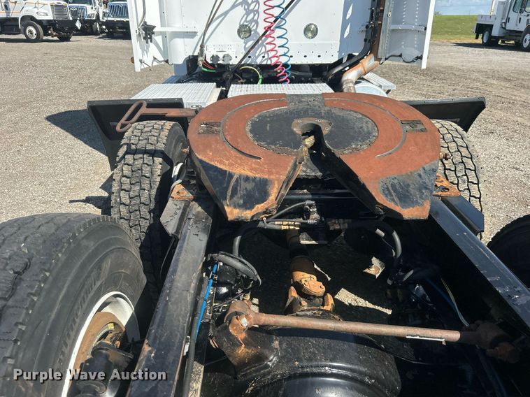 image for item EG1028 2009 Freightliner  Century Class semi truck