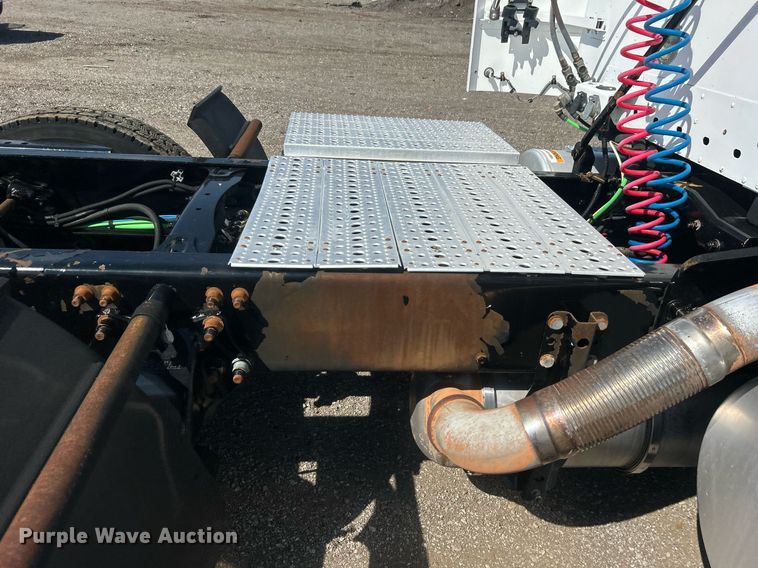 image for item EG1028 2009 Freightliner  Century Class semi truck