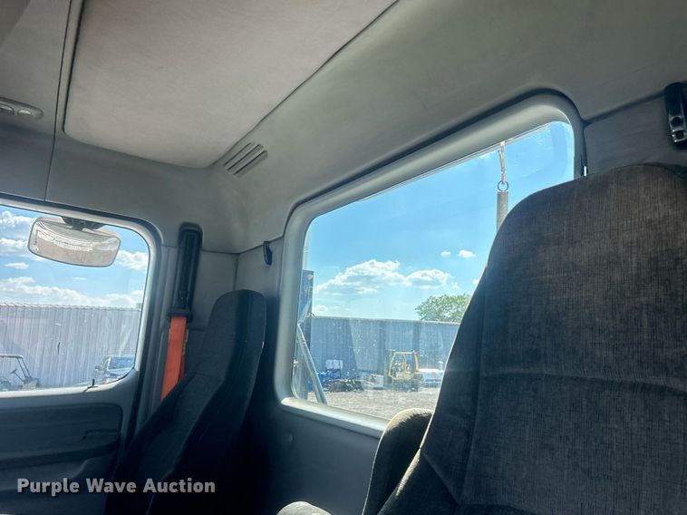 image for item EG1028 2009 Freightliner  Century Class semi truck