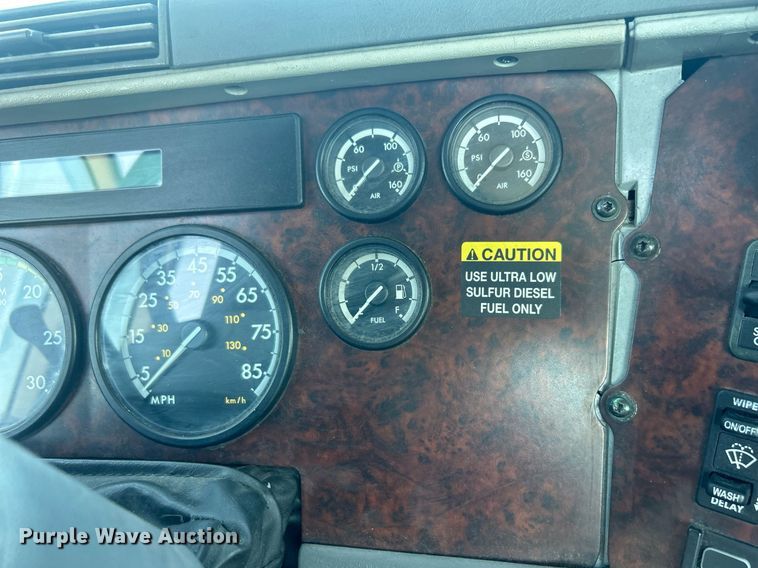 image for item EG1028 2009 Freightliner  Century Class semi truck