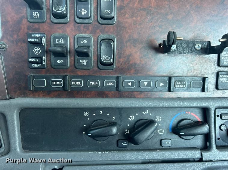 image for item EG1028 2009 Freightliner  Century Class semi truck