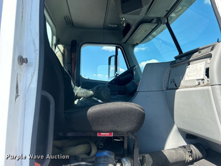 image for item EG1028 2009 Freightliner  Century Class semi truck