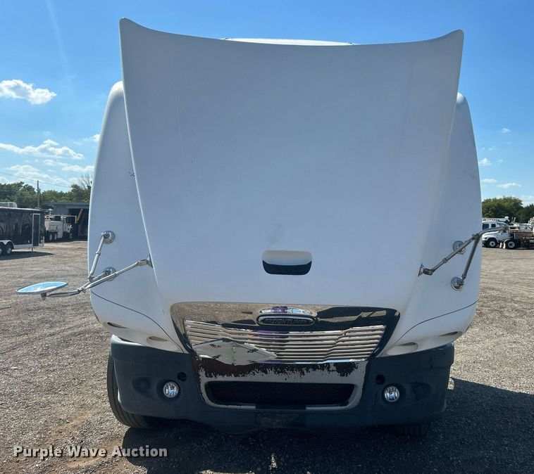 image for item EG1028 2009 Freightliner  Century Class semi truck