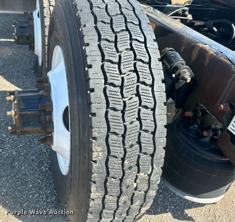 image for item EG1028 2009 Freightliner  Century Class semi truck