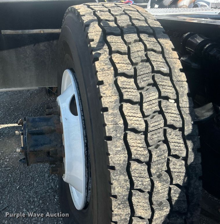 image for item EG1028 2009 Freightliner  Century Class semi truck