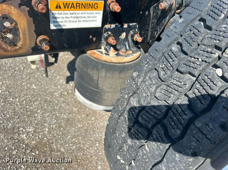 image for item EG1028 2009 Freightliner  Century Class semi truck