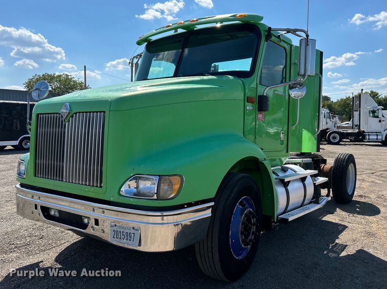 image for item EG1029 2008 International  9200i semi truck